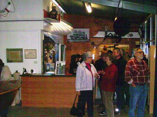 visitors enter the Museum